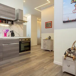 Many Days Apartment Rom